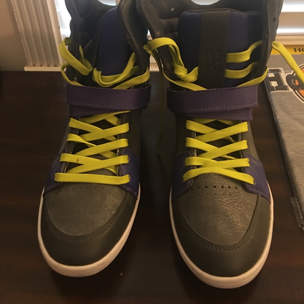 Dc platform sneakers